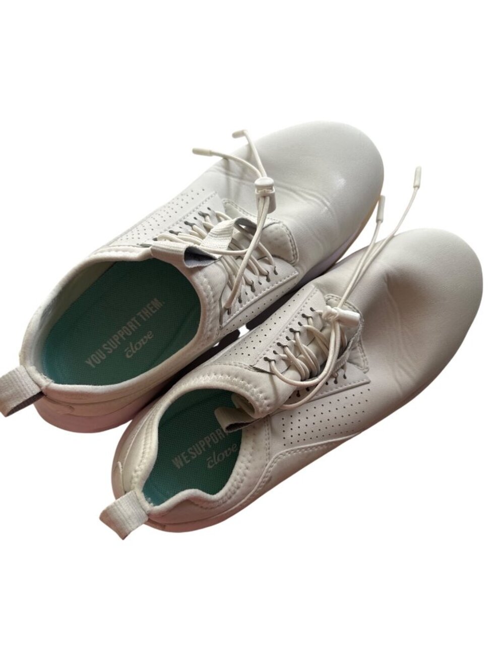 Clove Shoes Womens 8.5 Mens 7 White Slip-On Sneakers With Perforations & Gum Sol